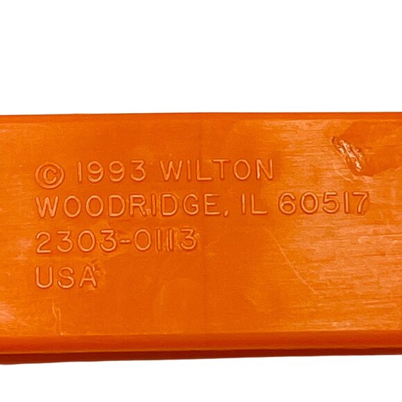 Wilton 1993 Foot Shaped Cookie Cutter Orange vintage - Picture 3 of 5